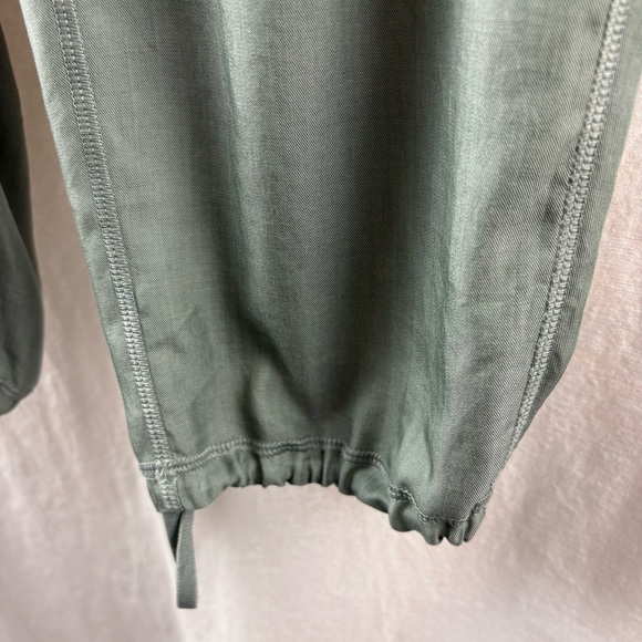 Lululemon Post Power Crop
Earl Grey / Heathered Earl Grey 6 - Picture 12 of 14